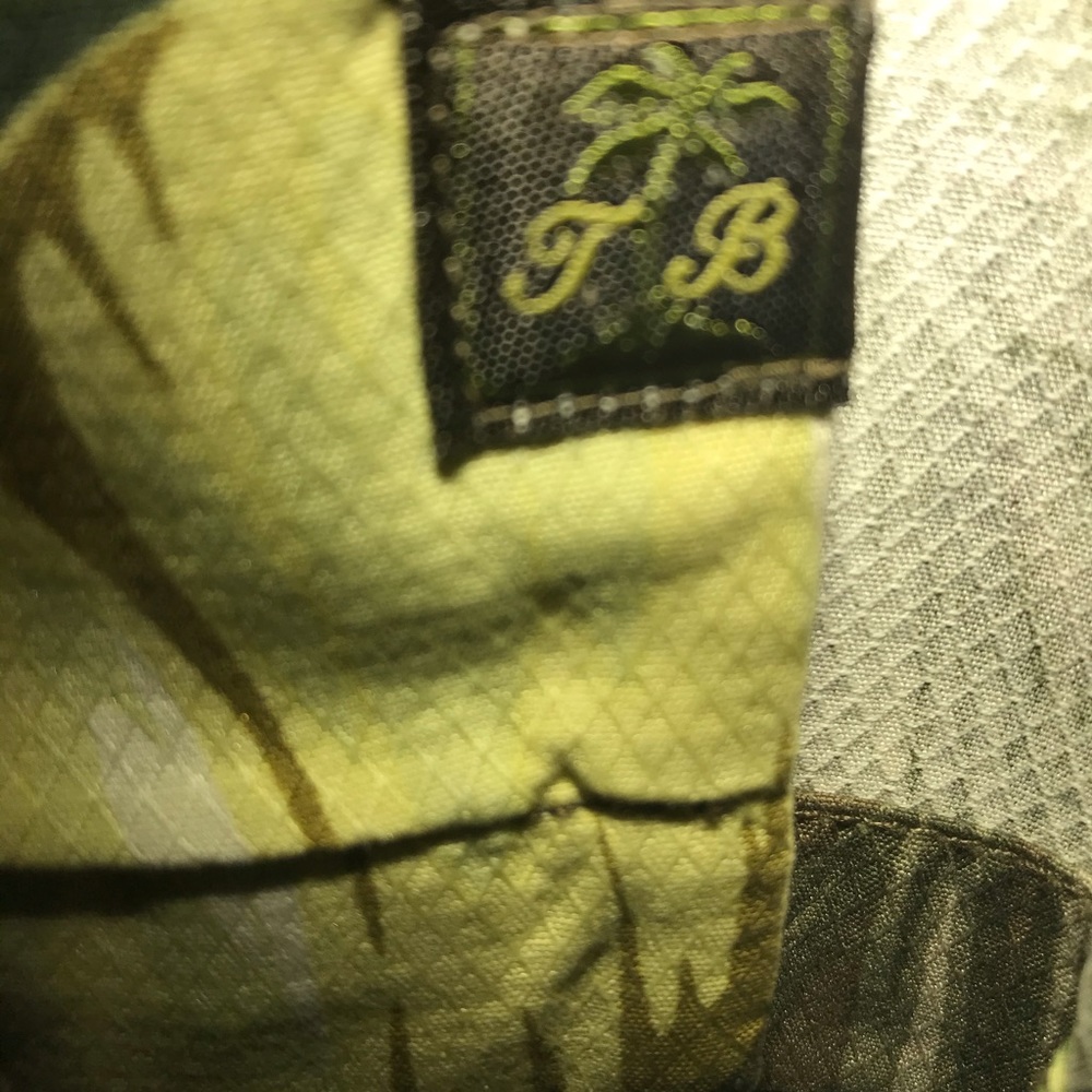 Tommy Bahama Men’s Short Sleeve Shirt 100% Silk - Picture 3 of 5